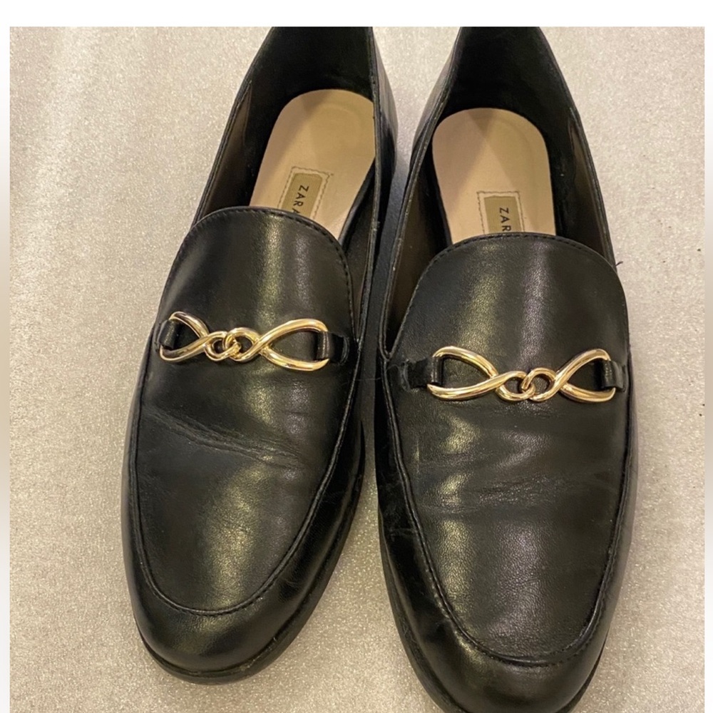 Zara Elegant Black Loafers with Gold Detail - Picture 1 of 6